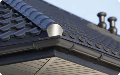 Pros & Cons of Gutter Guards for Florida Homes